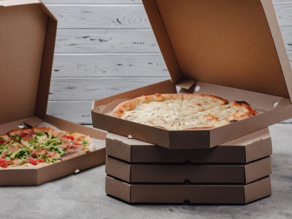 Mantenha sua pizza quentinha até a entrega com as embalagens da Pirapack